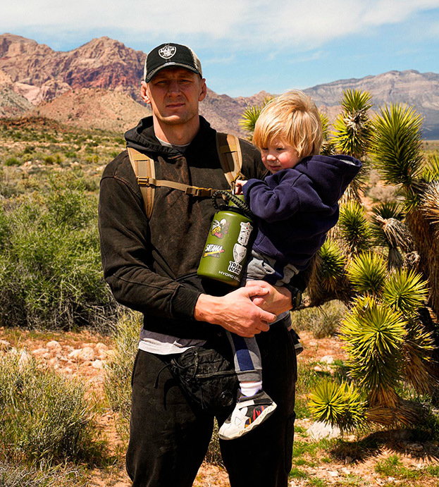 Александр Волков с сыном.