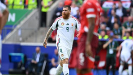 Огромный форвард Венгрии — главный мем первого тура Евро. Тоже ждете гол Мартина Адама Нойеру?