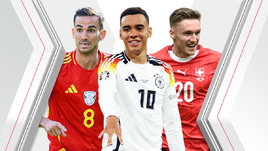 Футболисты Фабиан Руис, Джамал Мусиала и Мишель Эбишер