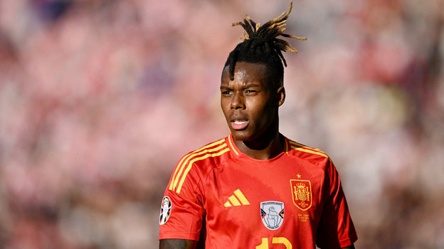 Нико Уильямс в сборной Испании. Футбоист сборной Испании Нико Уильямс