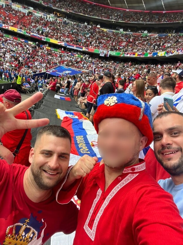 Российские болельщики на матче Словения - Сербия.