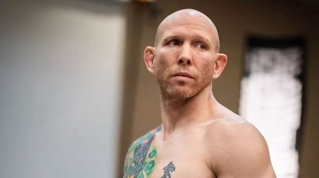 Джош Эмметт.