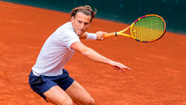 Обладатель «Золотого мяча» променял футбол на теннис. Он играет все лучше и лучше