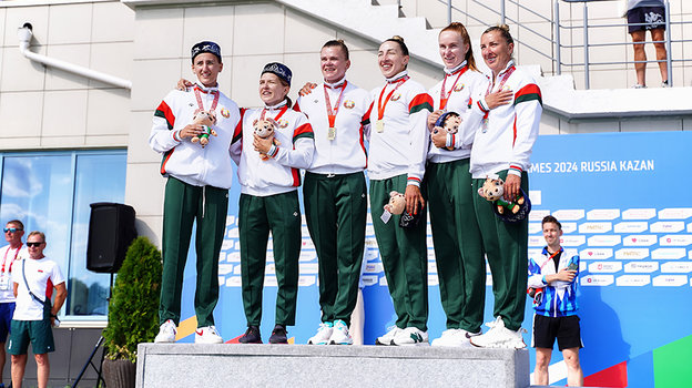 Белорусский спортсменки на пьедестале.