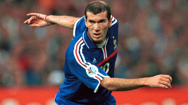 Зинедин Зидан. Футболист Зинедин Зидан.