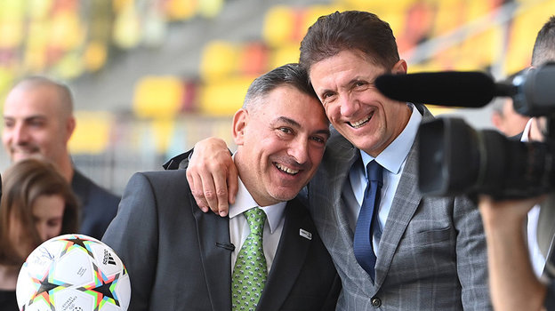 Георгий Попеску (справа).