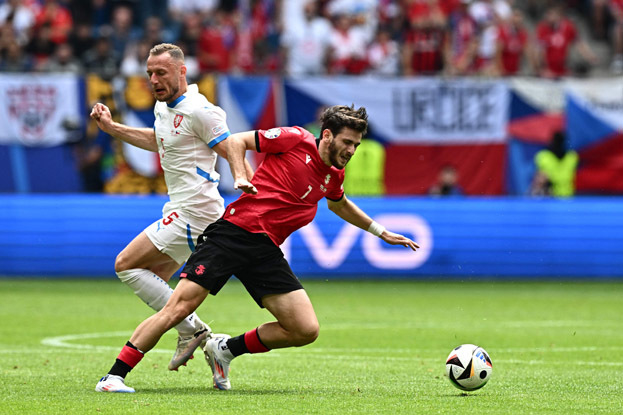 Владимир Цоуфал и Хвича Кварацхелия. Футболисты Владимир Цоуфал и Хвича Кварацхелия