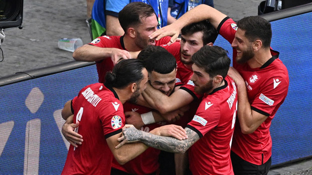 Футболисты сборной Грузии в матче Евро-2024 против Чехии. Футболисты сборной Грузии в матче Евро-2024 против Чехии