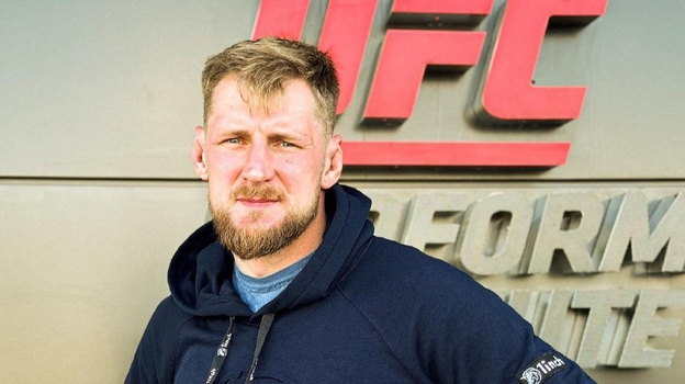 Александр Волков.