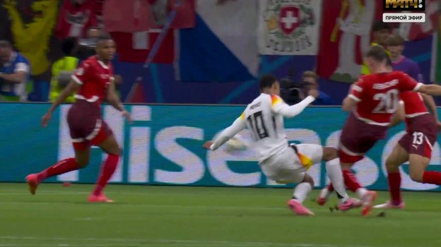 Эпизод с фолом Джамала Мусиалы на Мишеле Эбишере.