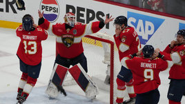 Бобровский — лучший российский вратарь в истории НХЛ! К двум «Везинам» он добавил Кубок Стэнли и подвинул Василевского