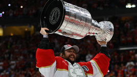 «Звучит хорошо». Бобровский, Куликов и Тарасенко завоевали Кубок Стэнли с «Флоридой»