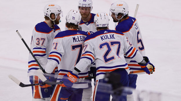 Хоккеисты «Эдмонтона» в седьмом матче финала Кубка Стэнли против «Флориды».