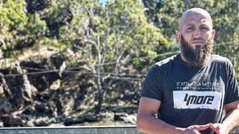 Легендарный тайбоксер вернулся в родной Дагестан и ужаснулся ценам. «Как в Мельбурне, но зарплаты в 10 раз ниже»