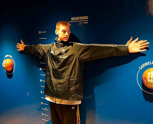 Оливье Риу. Баскетболист Оливье Риу.