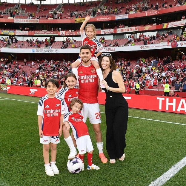 Жоржиньо и Кэтрин Хардинг с детьми.