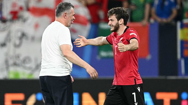 Главный тренер сборной Грузии Вилли Саньоль и Хвича Кварацхелия.