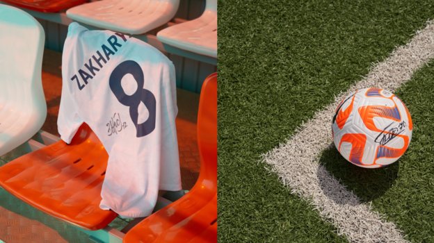 Автограф Арсена Захаряна и мяч РПЛ с подписью Константина Тюкавина.