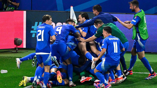 Радость футболистов сборной Италии в матче против Хорватии на Евро-2024. Футболисты сборной Италии