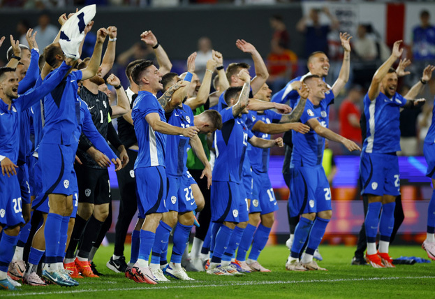 Радость футболистов сборной Словении. Радость футболистов сборной Словении