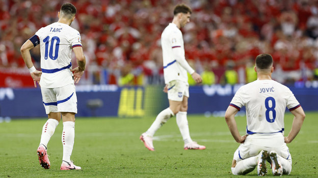 Футболисты сборной Сербии.