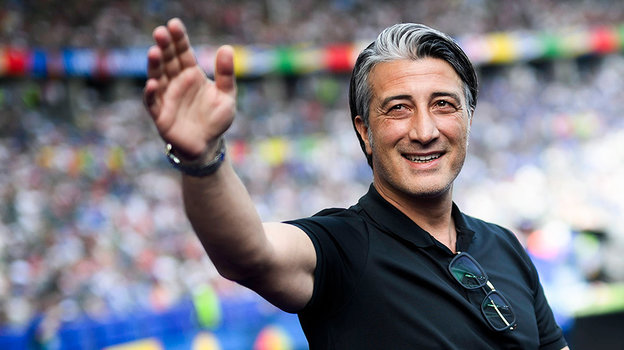 Мурат Якин. Главный тренер сборной Швейцарии Мурат Якин.