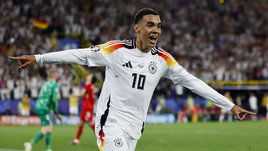 Футбольный гром не грянул. ВАР развернул игру, Германия дожала Данию