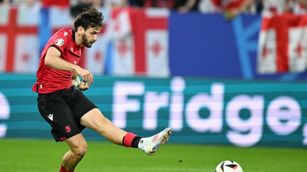 Хвича Кварацхелия (сборная Грузии).