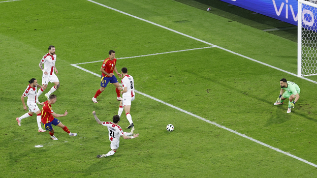 Испания — Грузия: гол Дани Ольмо.