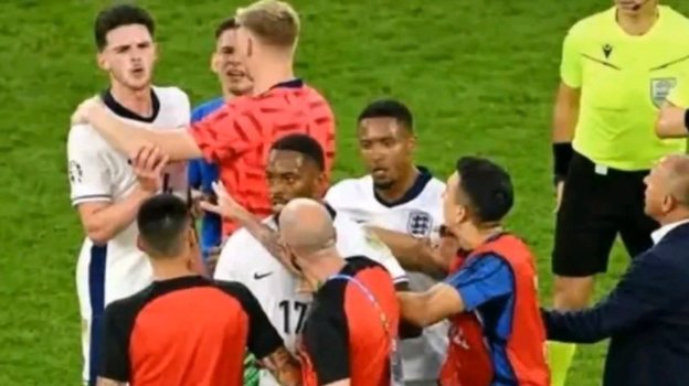 Футболисты и тренерский штаб словаков гасят конфликт.