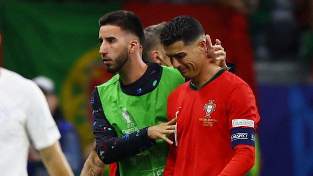 Криштиану Роналду расплакался после незабитого пенальти в матче со Словенией.