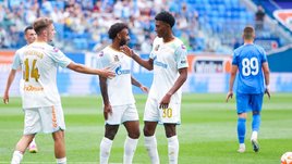 Глушенков пока в тени Мостового. «Зенит» разгромил «Сочи» перед стартом сезона