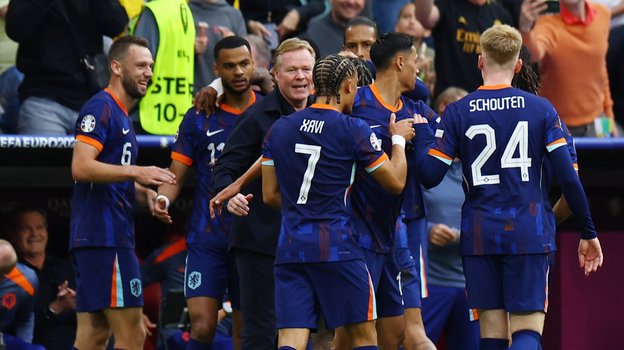 Сборная Нидерландов празднует свой выход в 1/4 финала Евро-2024.