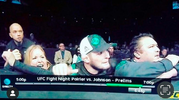 КаролинВестер с Хабибом Нурмагомедовым и Хавьером Мендесом в роли угловых.