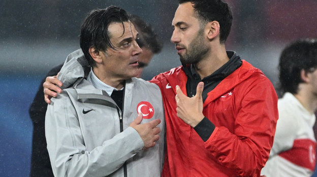 Винченцо Монтелла и Хакан Чалханоглу — капитан сборной Турции пропустил матч 1/8 финала из-за дисквалификации.
