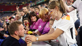 Развод, увольнение из «Баварии» и поцелуи на Евро: история любви Нагельсманна и журналистки