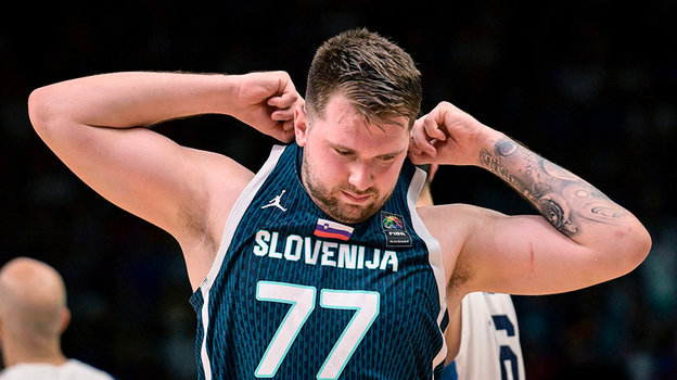 Лука Дончич в матче против сборной Греции.