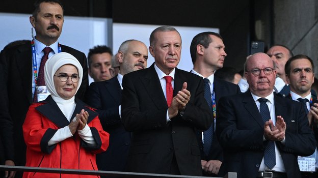 Прездент Турции Реджеп Тайип Эрдоган на матче Нидерланды — Турция.