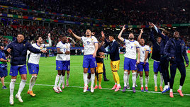 «Победа народа». Французские футболисты отреагировали на выборы во Франции
