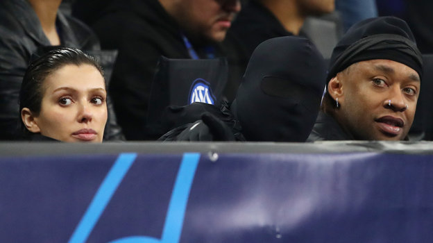 Бьянка Сенсори и Канье Уэст (в центре). Бьянка Сенсори и Канье Уэст (в центре)