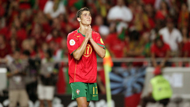 Криштиану Роналду. Футболист сборной Португалии Криштиану Роналду