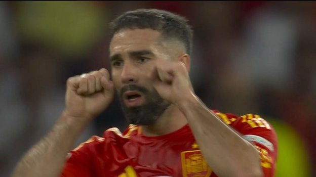 Даниэль Карвахаль в матче против сборной Англии.