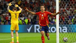 Ойярсабаль чудом избежал офсайда в моменте с золотым голом. Он почти год не играл за сборную из-за разрыва «крестов»