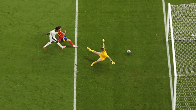 Гол Ойярсабаля англичанам.