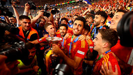 В футбол играют все, а побеждают испанцы. В XXI веке нет более успешной футбольной страны