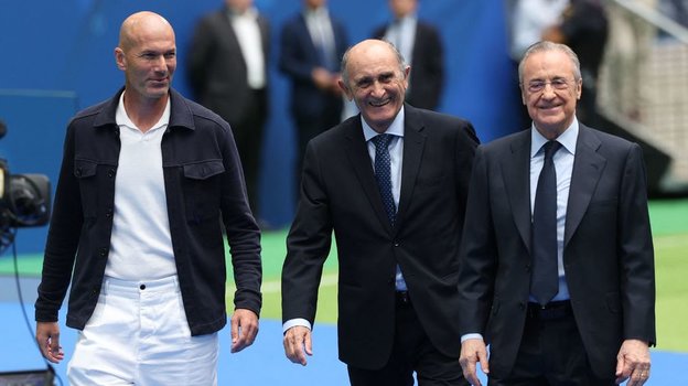 Зинедин Зидан, Пирри и Флорентин Прес.