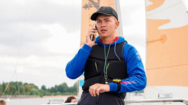 «Повалил на землю, начал добивать. Отец потерял сознание». Драка на чемпионате России по парусному спорту привела к суду