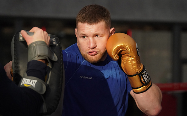 Владимир Минеев. Боец Владимир Минеев.