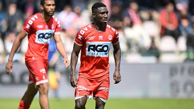 Кингс Кангва в «Кортрейке».