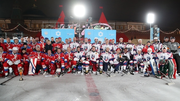 Хоккей на Красной площади.